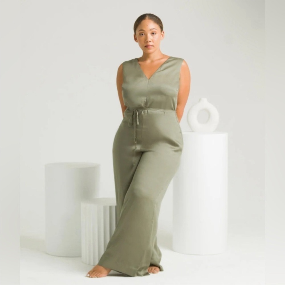 Ettitude Satin Jumpsuit Eco Bamboo Size L In Moss Green - Picture 4 of 9